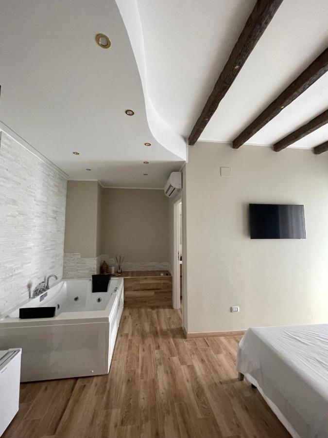 B&B New Paris & Suite Taranto Dış mekan fotoğraf